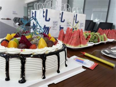 壽星同賀，共度生辰 —深藍(lán)機(jī)器7月份員工生日會(huì)如期舉行